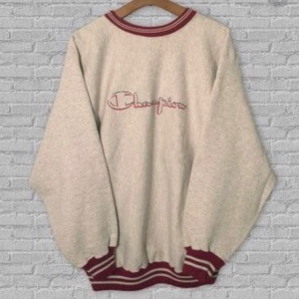 LMK if you are selling this sweater pls❗️❗️❗️❗️